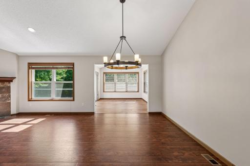 11763 Erskin Circle, Minneapolis, MN 55449