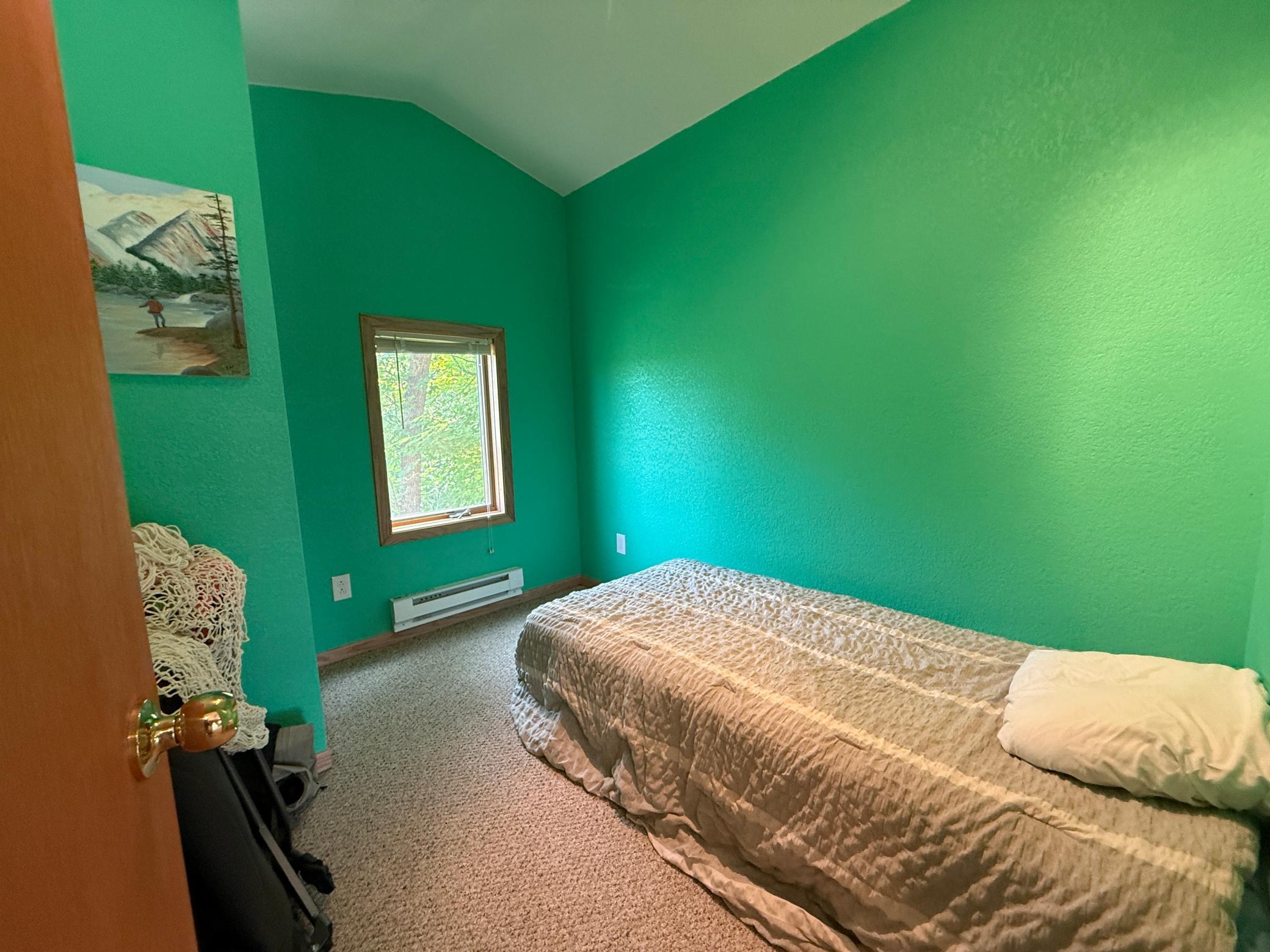 2nd upper bedroom