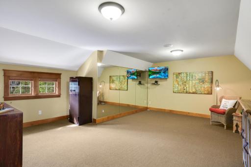 The bonus room provides endless possibilities as a fitness room, playroom, media room, 5th bedroom or additional recreation space.