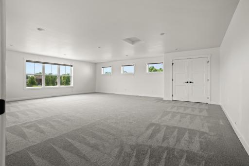 2815 Rivers Bend Drive E, West Fargo, ND 58078