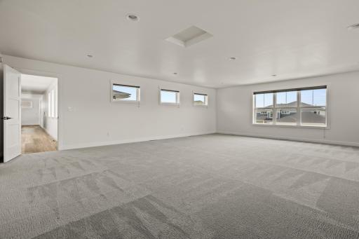 2815 Rivers Bend Drive E, West Fargo, ND 58078