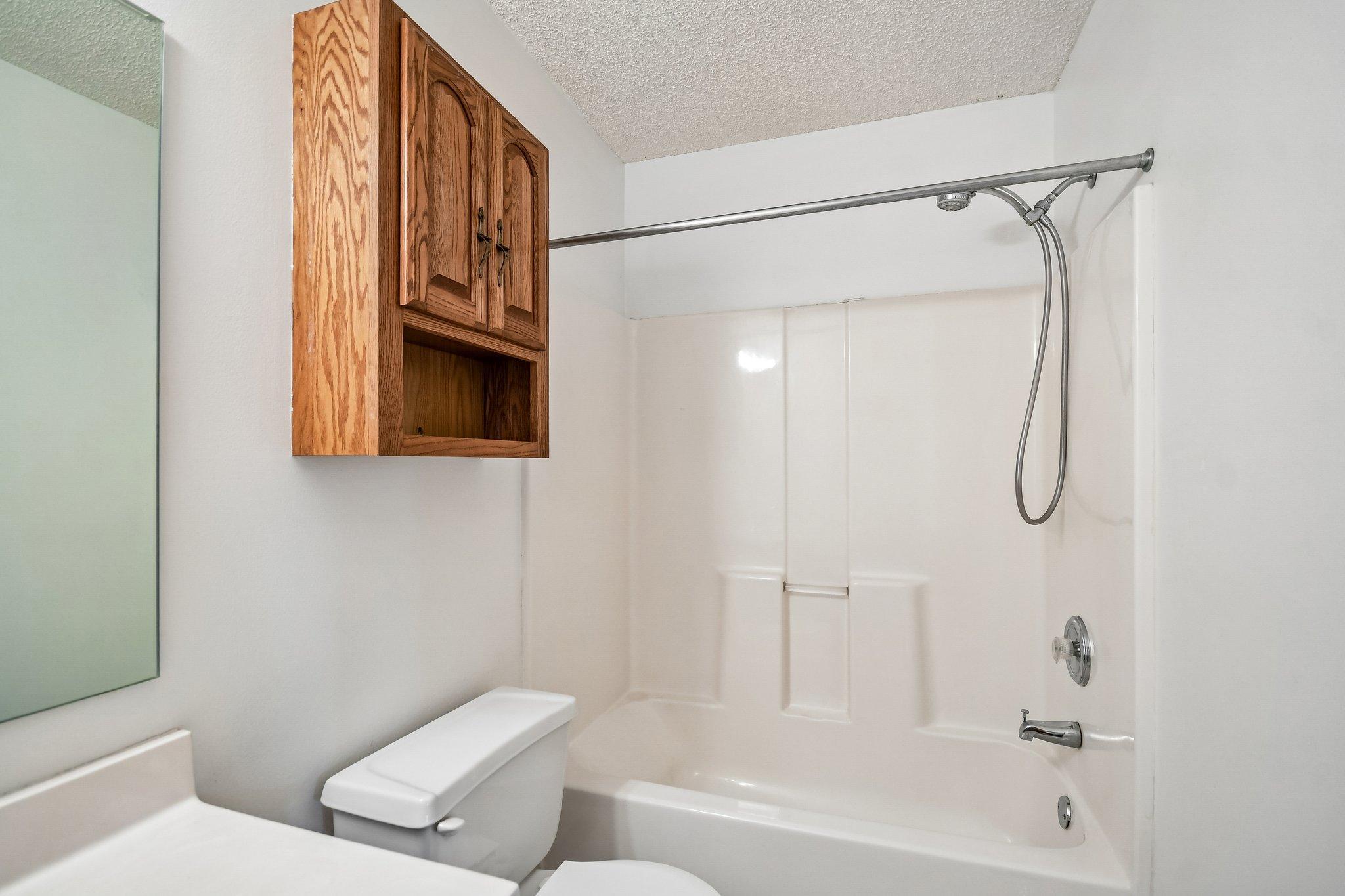 Upstairs full bathroom