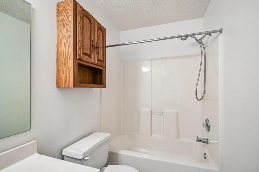 2580 Bedford Court, 16, Mendota Heights, MN 55120