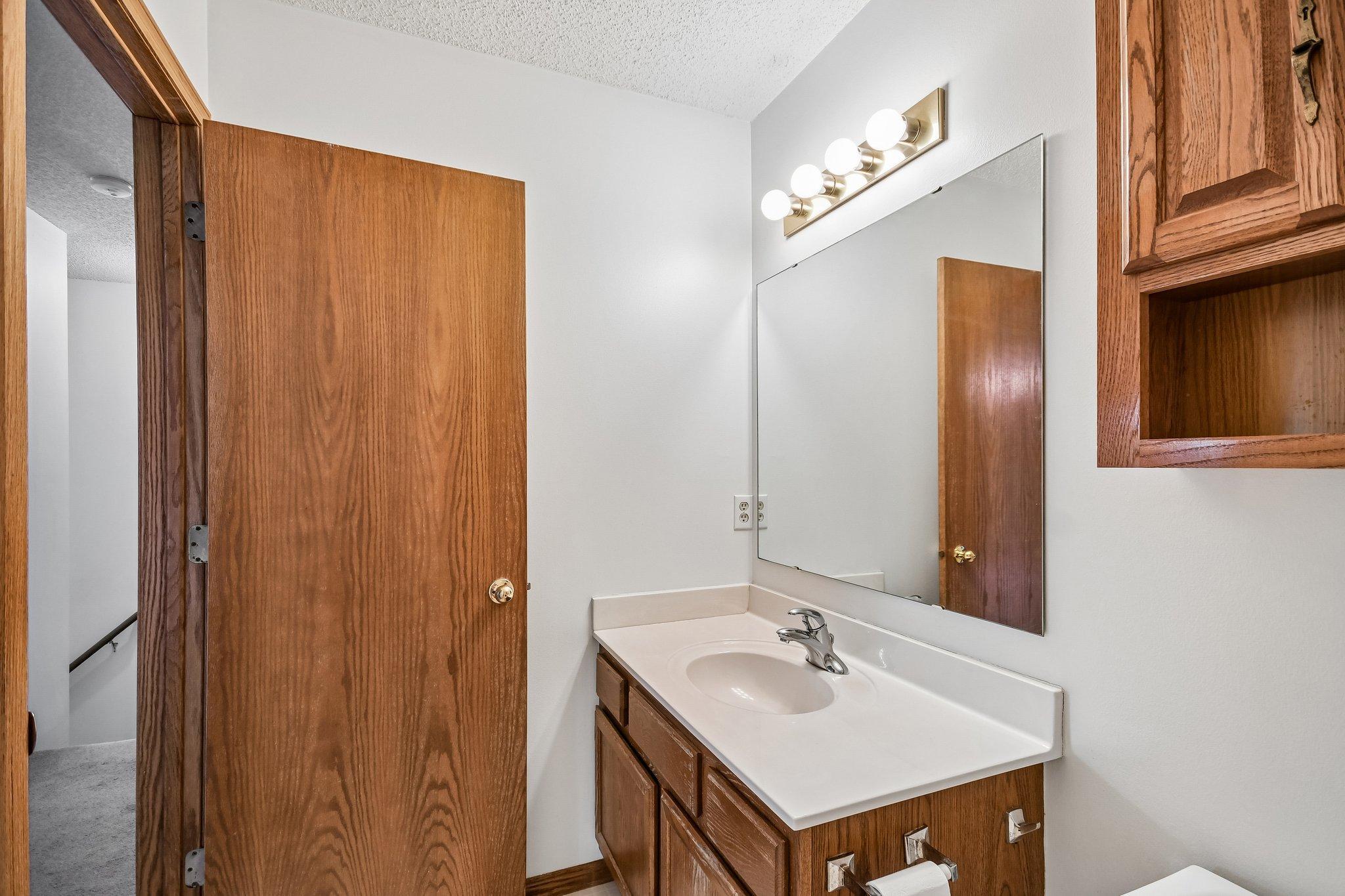 Upstairs full bathroom