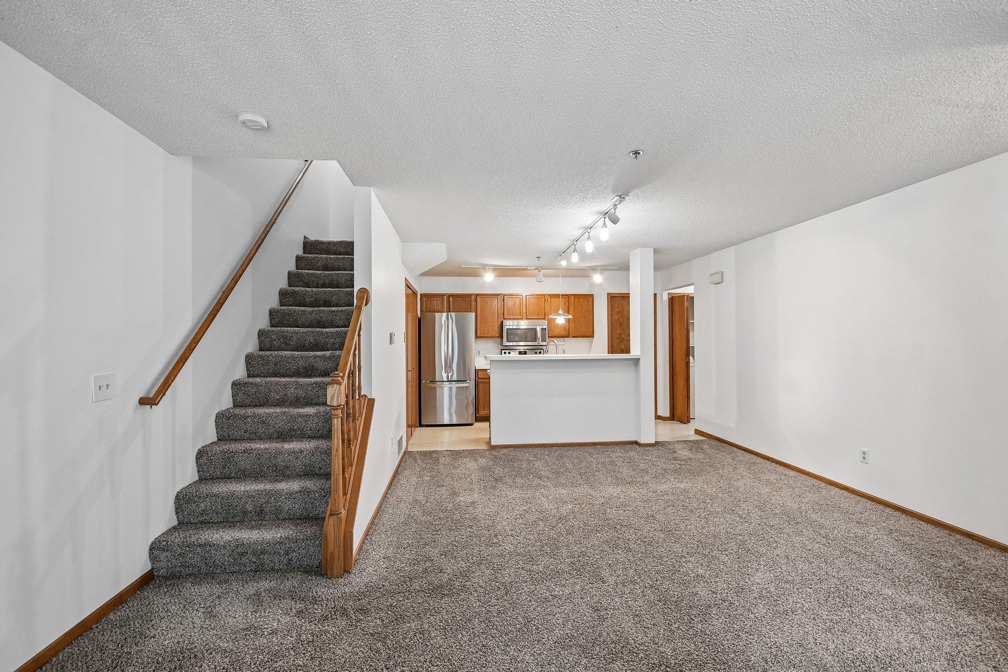 Dining room to kitchen