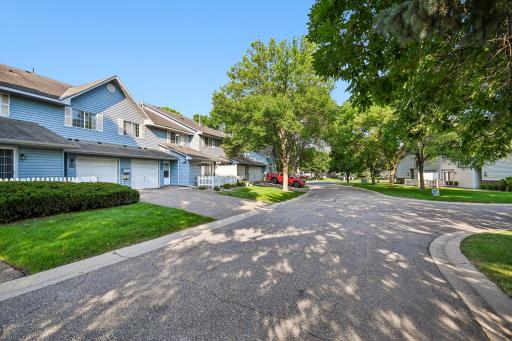 2580 Bedford Court, 16, Mendota Heights, MN 55120