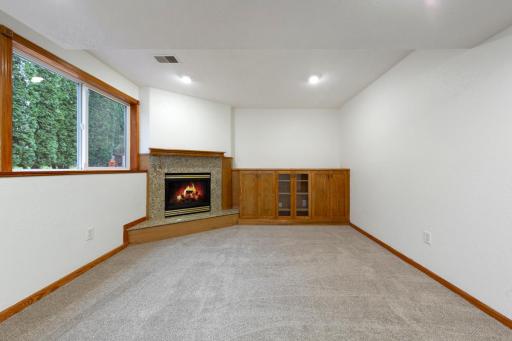 875 Myer Drive NE, Owatonna, MN 55060