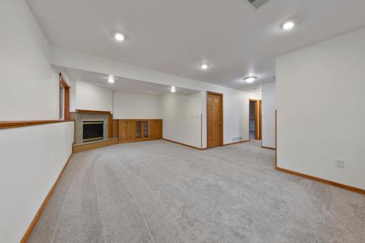 875 Myer Drive NE, Owatonna, MN 55060