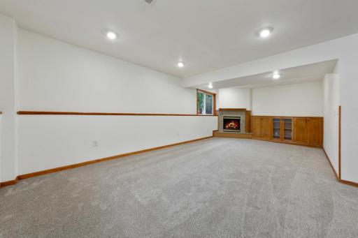 875 Myer Drive NE, Owatonna, MN 55060