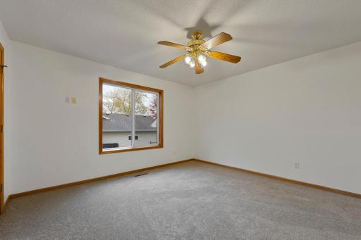 875 Myer Drive NE, Owatonna, MN 55060