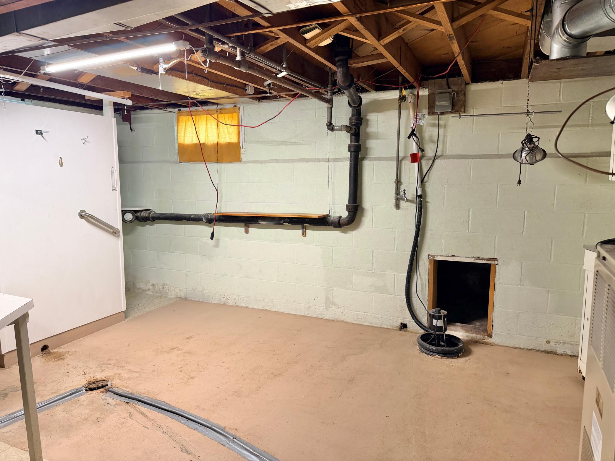 Sump basket and well room