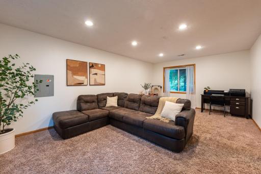 From this angle you can see that it can also be used as a home office.