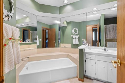 4602 1/2 Penkwe Way, Saint Paul, MN 55122