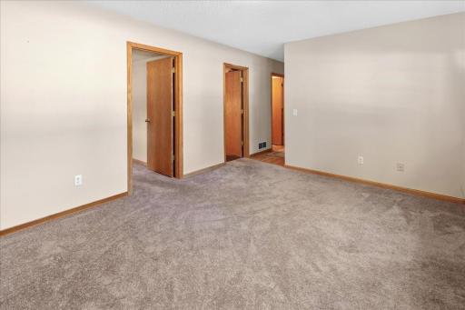 4602 1/2 Penkwe Way, Saint Paul, MN 55122
