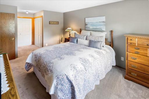 4602 1/2 Penkwe Way, Saint Paul, MN 55122