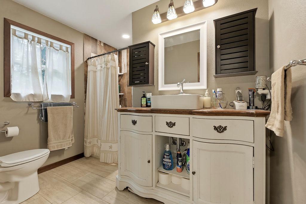 Primary 3/4 Bathroom