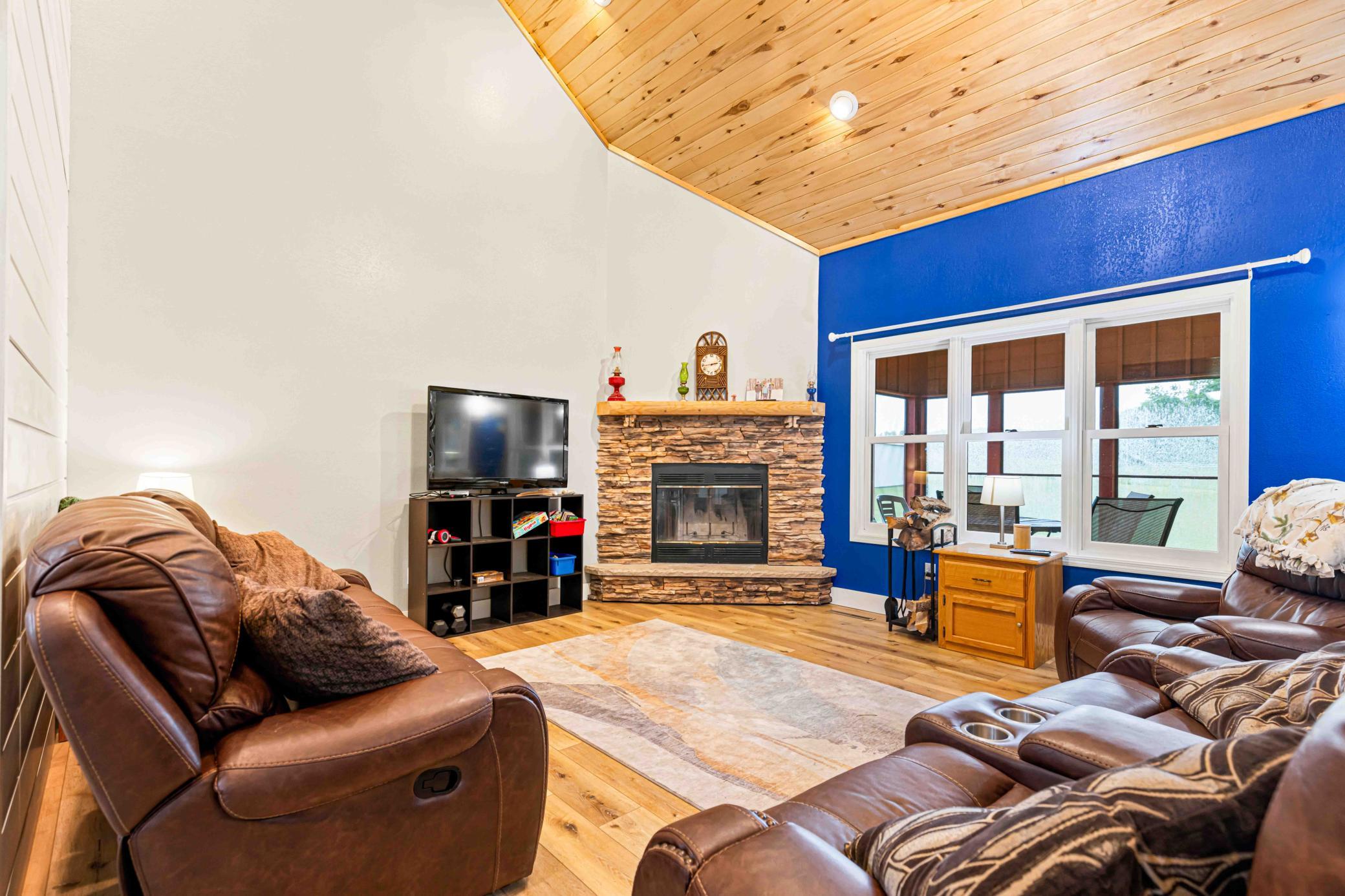 25131 Franklin Road Pelican Rapids-16.jpg