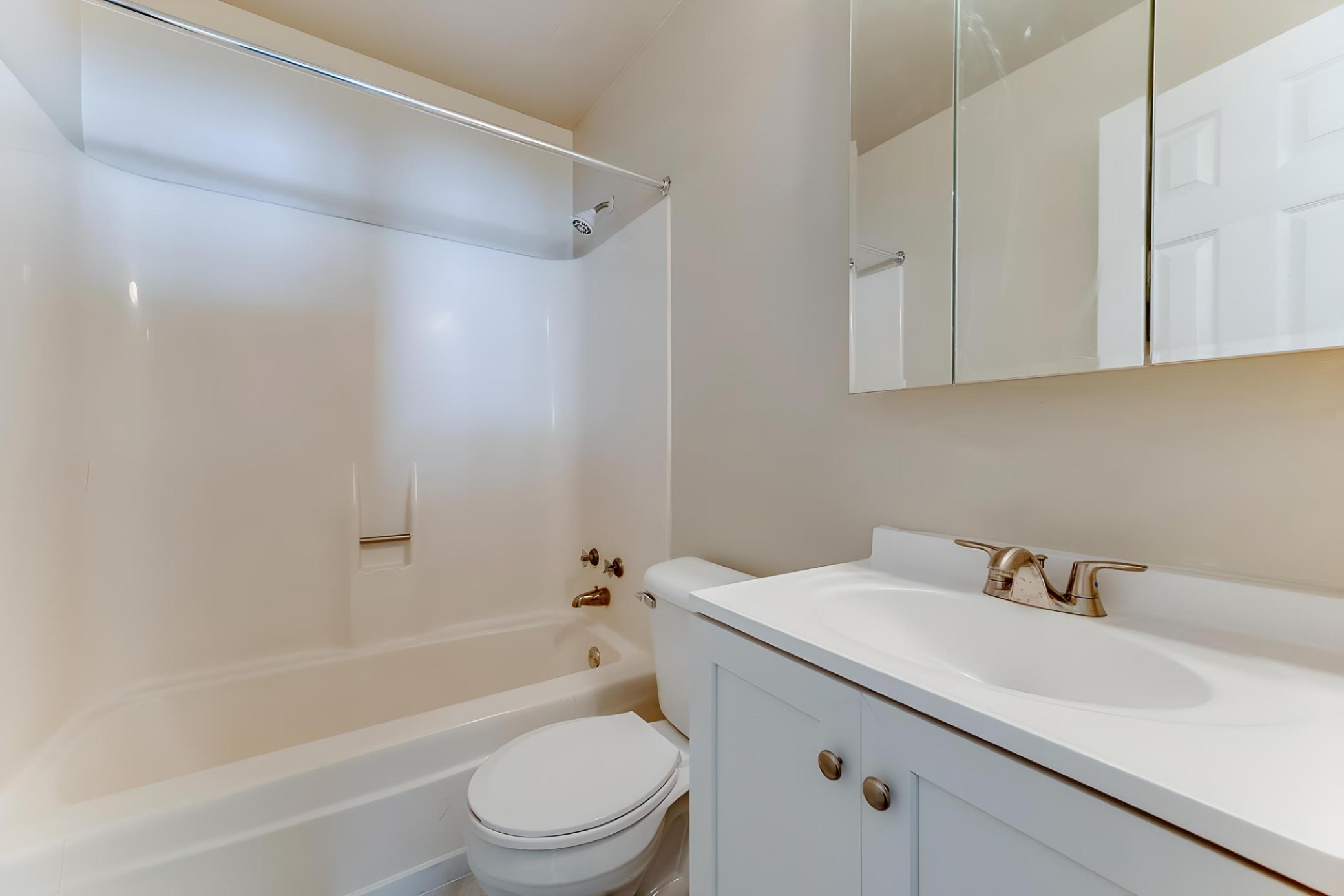 6. Bathroom.jpg