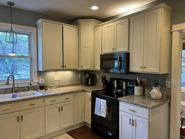 Well-equipped kitchen