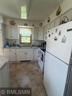 5385 kitchen.jpeg