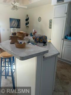 5385 kitchen breakfast bar