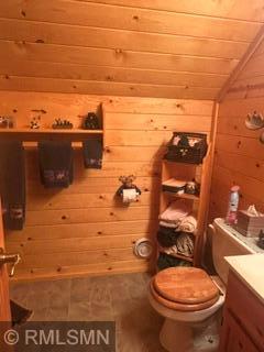 5385 loft bath.jpeg