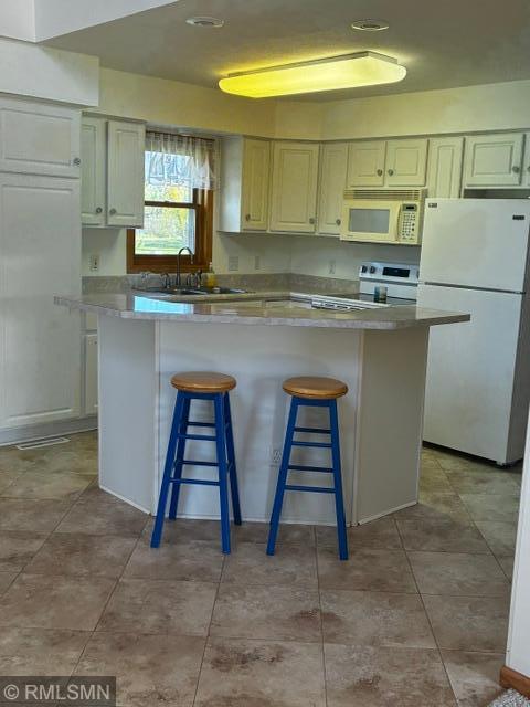 snack bar / center island