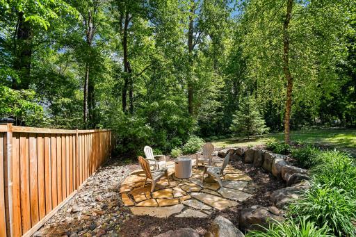 7-web-or-mls-Woodhill Dr-S2705-007.jpg
