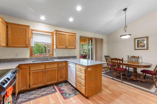 1242 Myrtle Street N, Saint Paul, MN 55119