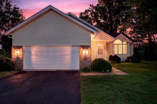 1242 Myrtle Street N, Saint Paul, MN 55119