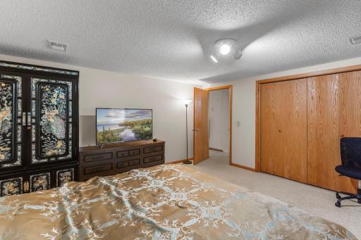 1242 Myrtle Street N, Saint Paul, MN 55119
