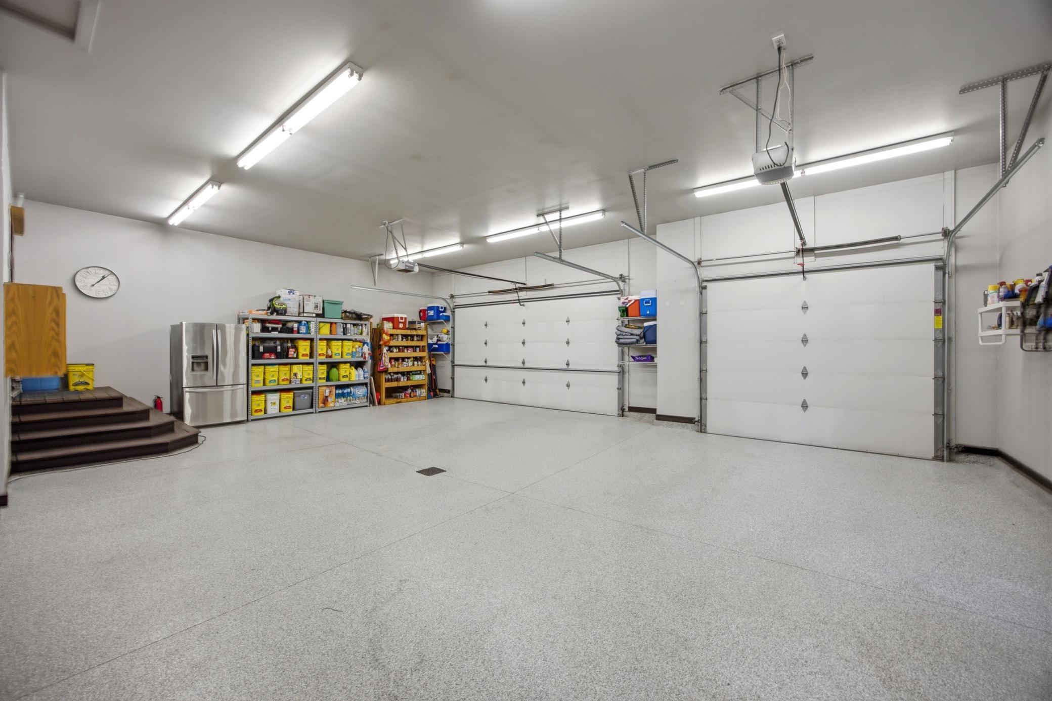 3-Stall Garage