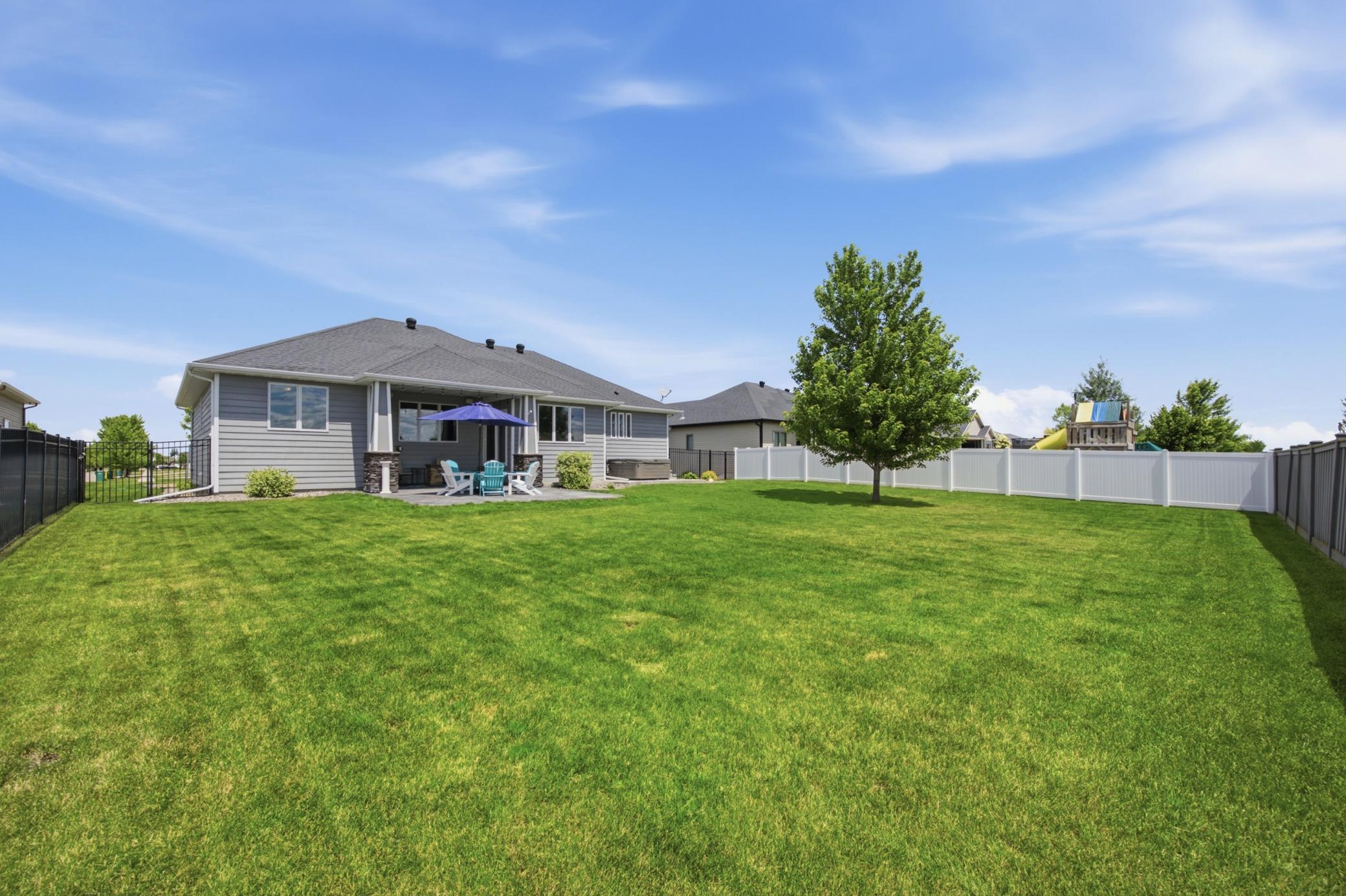 Back Exterior / Yard