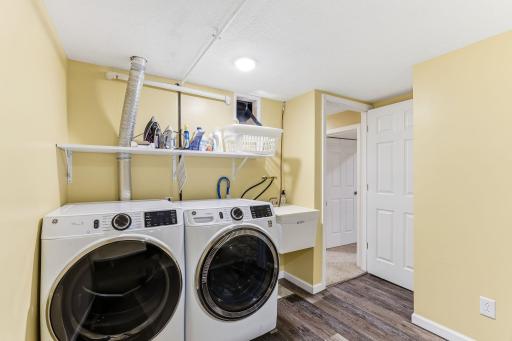 New Font Load Washer & Dryer (2025)