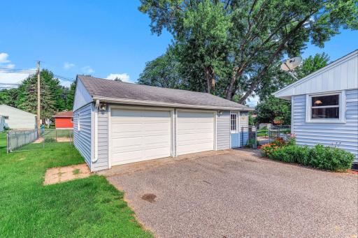 Oversized 2 detached 2 car garage