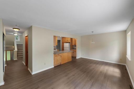 304 Pondridge Circle, Wayzata, MN 55391