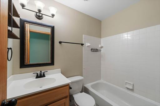 304 Pondridge Circle, Wayzata, MN 55391