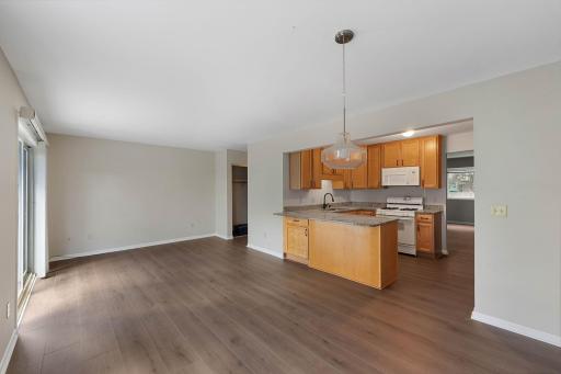 304 Pondridge Circle, Wayzata, MN 55391