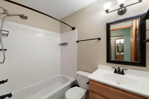 304 Pondridge Circle, Wayzata, MN 55391
