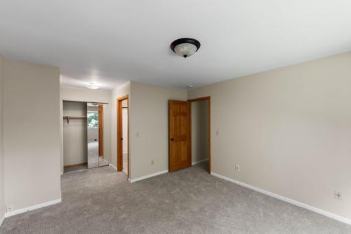 304 Pondridge Circle, Wayzata, MN 55391