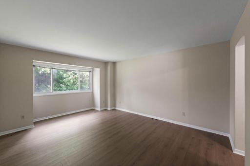 304 Pondridge Circle, Wayzata, MN 55391