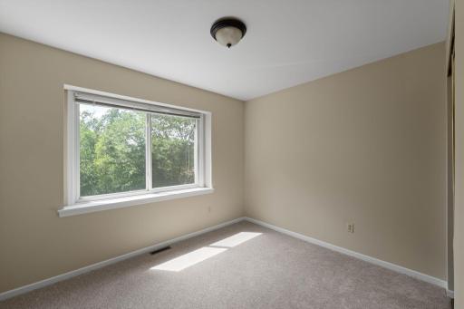 304 Pondridge Circle, Wayzata, MN 55391