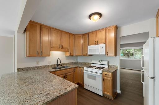 304 Pondridge Circle, Wayzata, MN 55391
