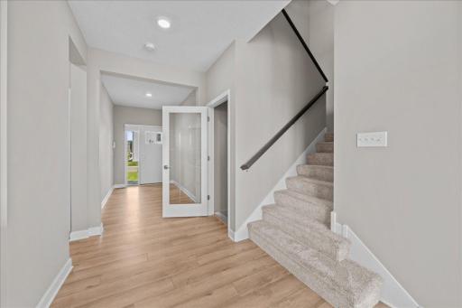 819 Spancil Hill View, Saint Paul, MN 55129