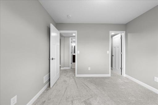 819 Spancil Hill View, Saint Paul, MN 55129