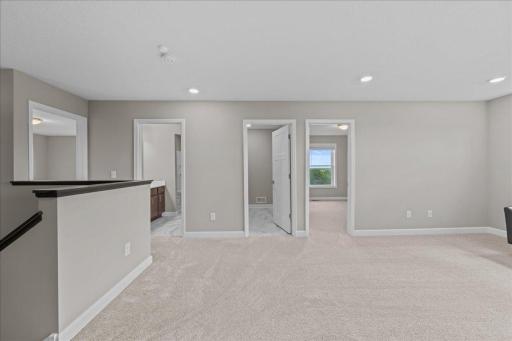819 Spancil Hill View, Saint Paul, MN 55129