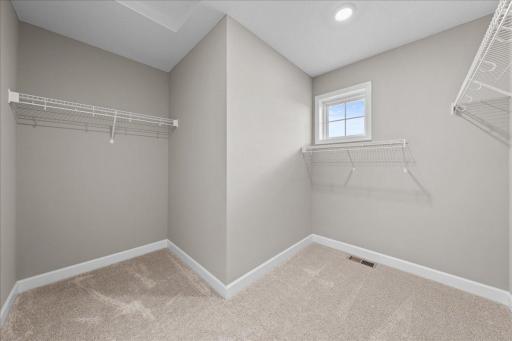 819 Spancil Hill View, Saint Paul, MN 55129