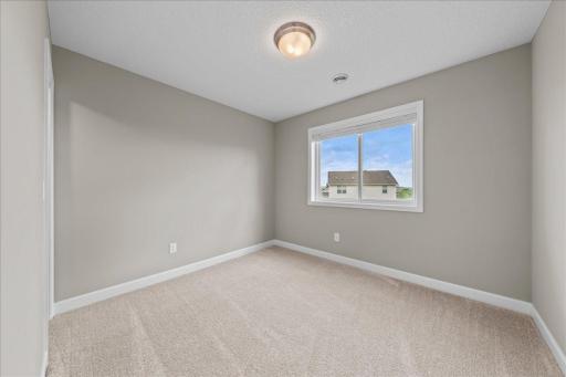 819 Spancil Hill View, Saint Paul, MN 55129