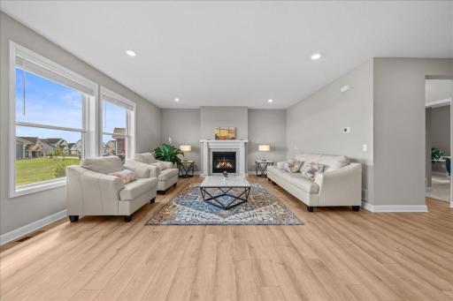 819 Spancil Hill View, Saint Paul, MN 55129