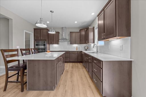 819 Spancil Hill View, Saint Paul, MN 55129